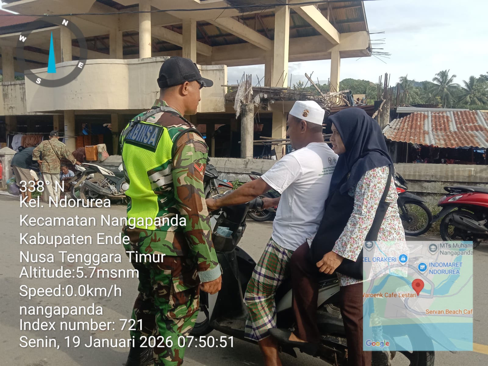 Pererat Kemanunggalan TNI–Rakyat, Babinsa Koramil 1602-01/Ende Gelar Komsos