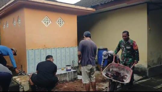 Gerak Cepat TNI di Jembrana: Babinsa Serka Agus Mahendra Hadir di Tengah Kesulitan Masyarakat