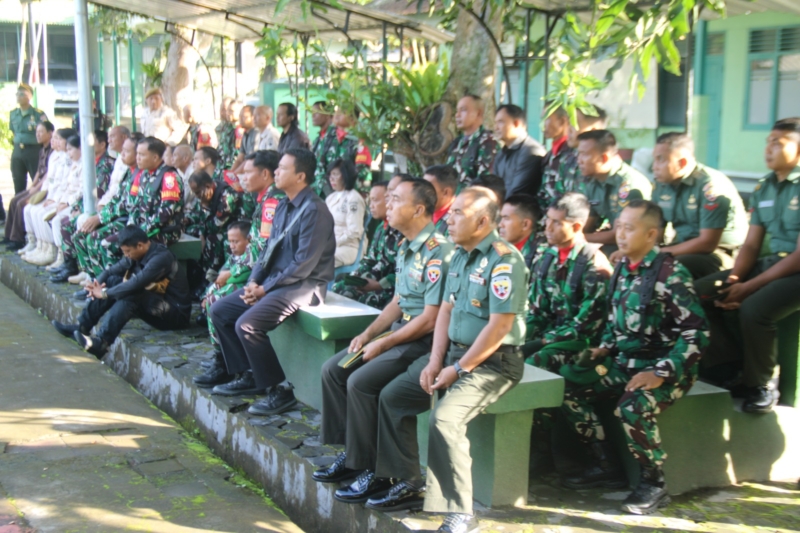 Klungkung,- Dalam rangka memperkuat komunikasi dan kedekatan pimpinan dan bawahan, Jam Komandan merupakan salah satu sarana yang dinilai sangat penting untuk dilakukan.