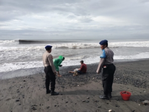 Sat Polairud Polres Gianyar Intensifkan Patroli Pesisir di Pantai Masceti