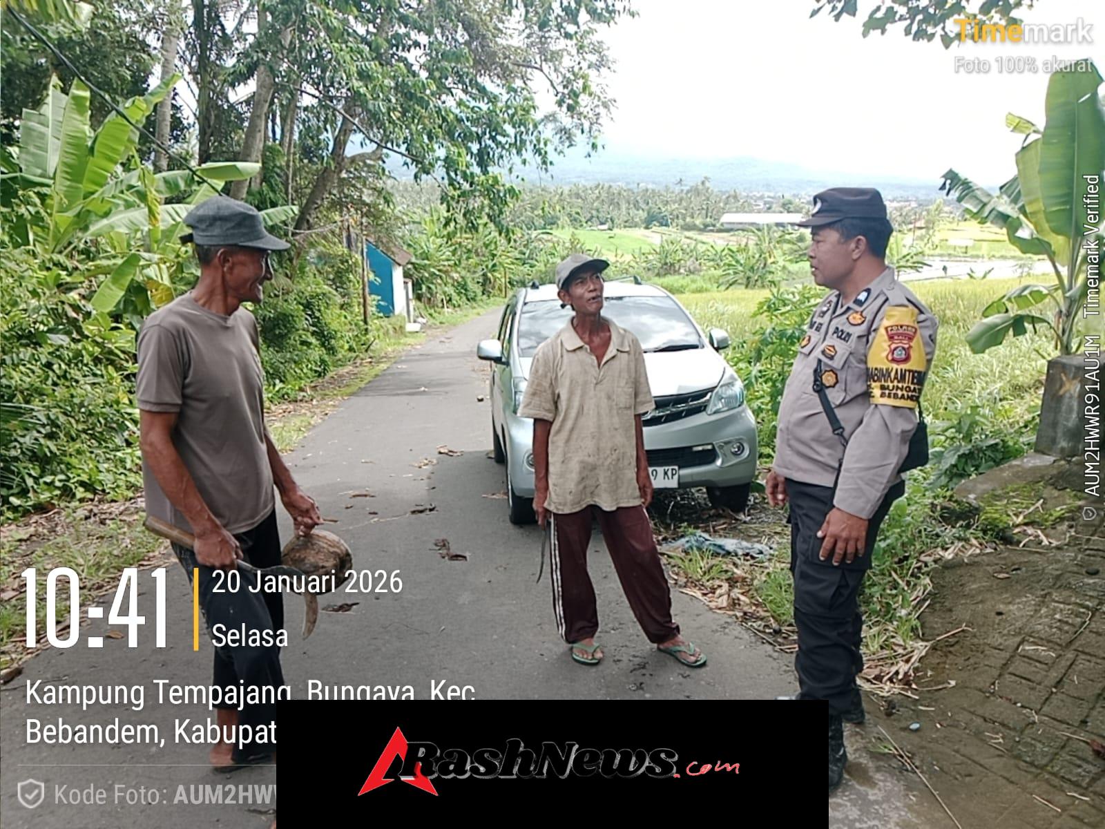 Bhabinkamtibmas Desa Bungaya Sambangi Warga: Ajak Waspada Cuaca Ekstrem dan Perkuat Ketahanan Pangan