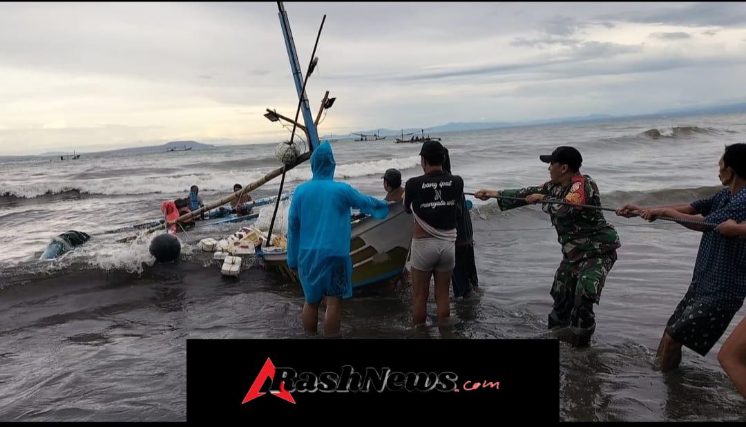 Ringankan Beban Masyarakat, Babinsa Desa Cupel Pimpin Kerja Bakti Pasca Bencana Alam