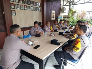 Anev Unit Binmas, Kapolsek Dentim Tekankan Sambang Kamtibmas ke Banjar-Banjar Jelang Nyepi