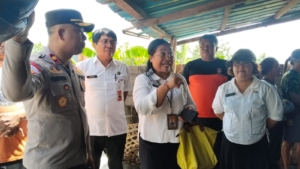 Puting Beliung Porak-Porandakan Rumah Warga Buaji Anyar Kesiman, Kapolsek Dentim Tinjau Lokasi