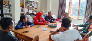 Babinsa Tamanbali Perkuat Sinergi dengan Perangkat Desa dalam Komsos Bahas Lahan KDKMP