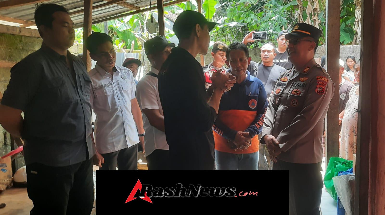 Kapolsek Dawan Dampingi Wakil Bupati Klungkung Tinjau Korban Pohon Tumbang.