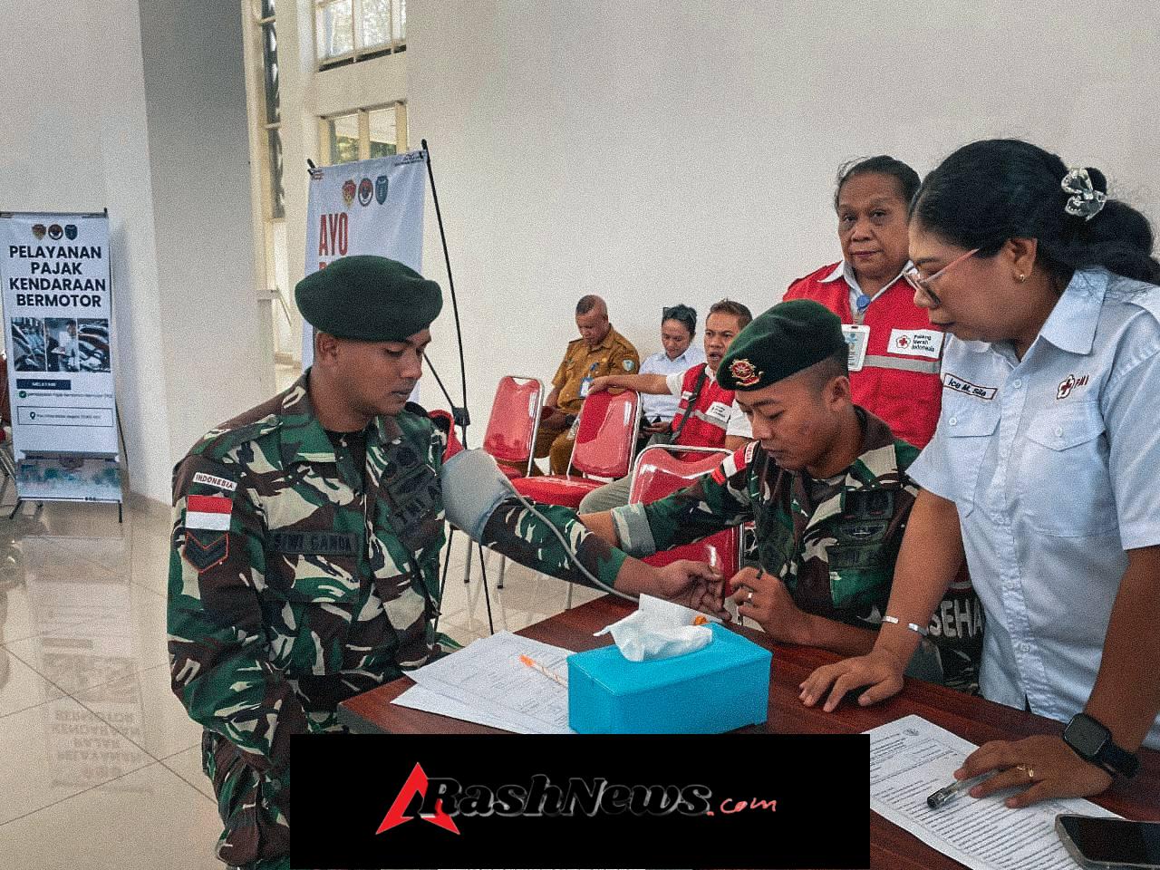 Bersama PLBN Wini, Satgas Pamtas Yonarhanud 2 Kostrad Adakan Donor Darah