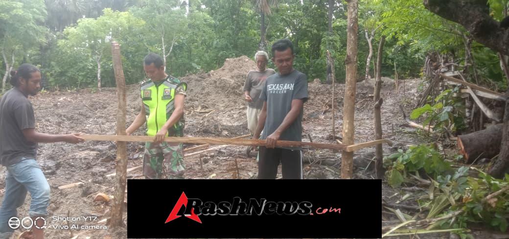 Babinsa Koramil 1627-01/Ba’a Pantau Pemasangan Bowplang KDKMP Oeleka