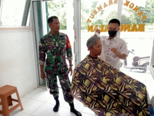 Ciptakan Rasa Aman, Babinsa Desa Beru Aktif Patroli dan Komunikasi Sosial
