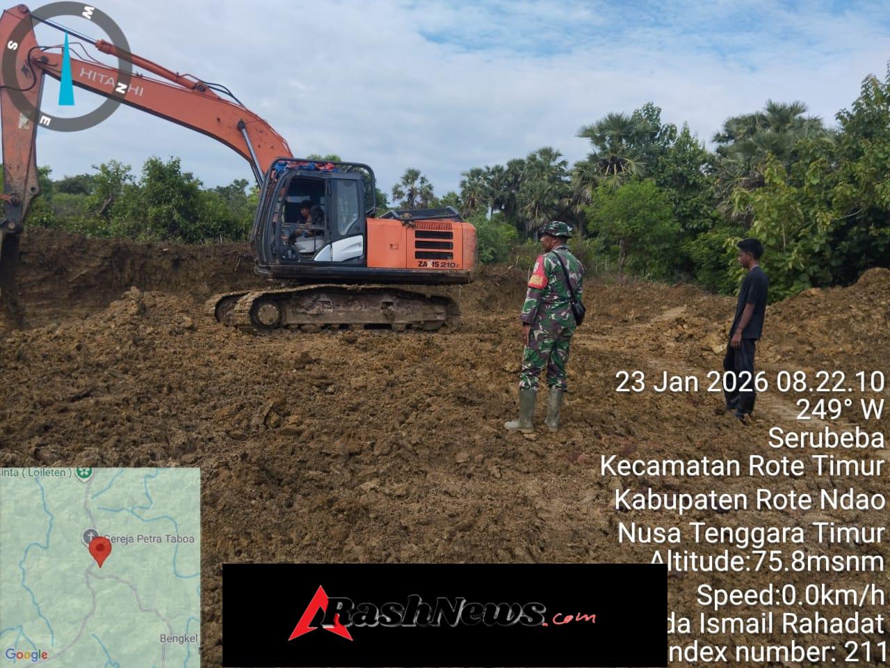 Babinsa Koramil 1627-02 Pantai Baru Kawal Penggalian Fondasi KDKMP