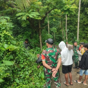Babinsa Hadir Jaga Kondusivitas Pembagian Hak Waris di Kecamatan Mauponggo