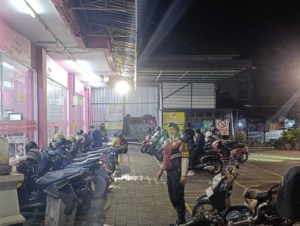 Patroli Harkamtibmas Samapta Polsek Mengwi Sasar Tempat Keramaian