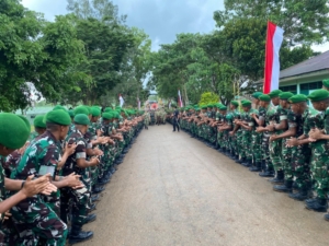 Kunjungan Menhan RI Didampingi Pangdam IX/Udayana, Beri Motivasi  Prajurit Yonif TP 877/Biinmaffo