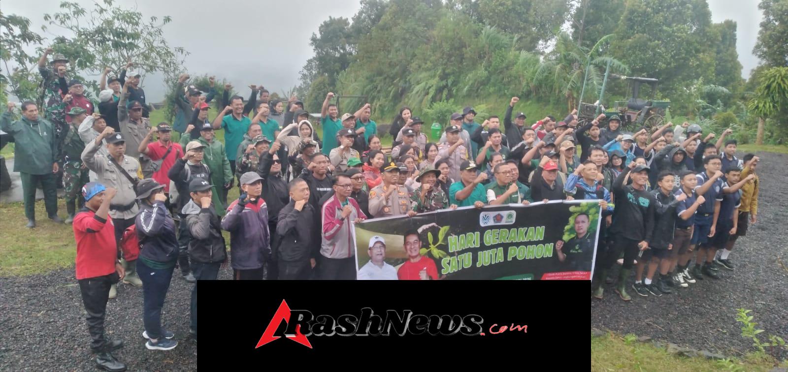 Kadis DLH Kabupaten Buleleng Hadiri dan Ikut Serta Penanaman Pohon Bersama Muspika Kecamatan Sawan di Desa Lemukih