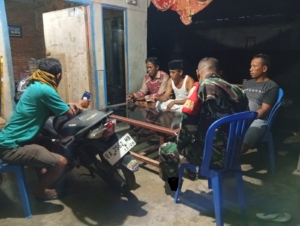 Tingkatkan Kamtibmas, Babinsa Jambu Laksanakan Ronda Malam di Dusun Soro