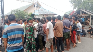 Sinergi Babinsa dan Polres Dompu Berhasil Buka Akses Jalan Warga
