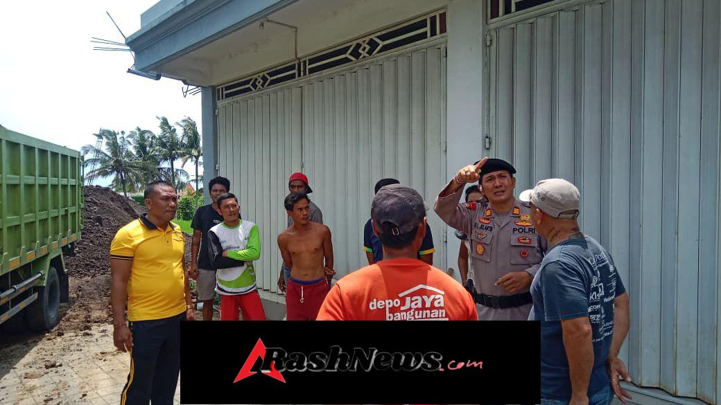 Cegah Kemacetan, Kasat Samapta Polres Klungkung Berikan Himbauan Terhadap Sopir Truk Yang Parkir di Badan Jalan.