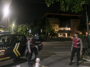 Cegah Balapan Liar  Unit Samapta Polsek Kuta Utara Patroli Subuh Di Jalan Gatsu Barat