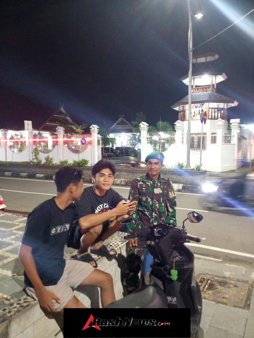 Serda Mursaha Pimpin Patroli Malam Koramil 1628-01/Taliwang