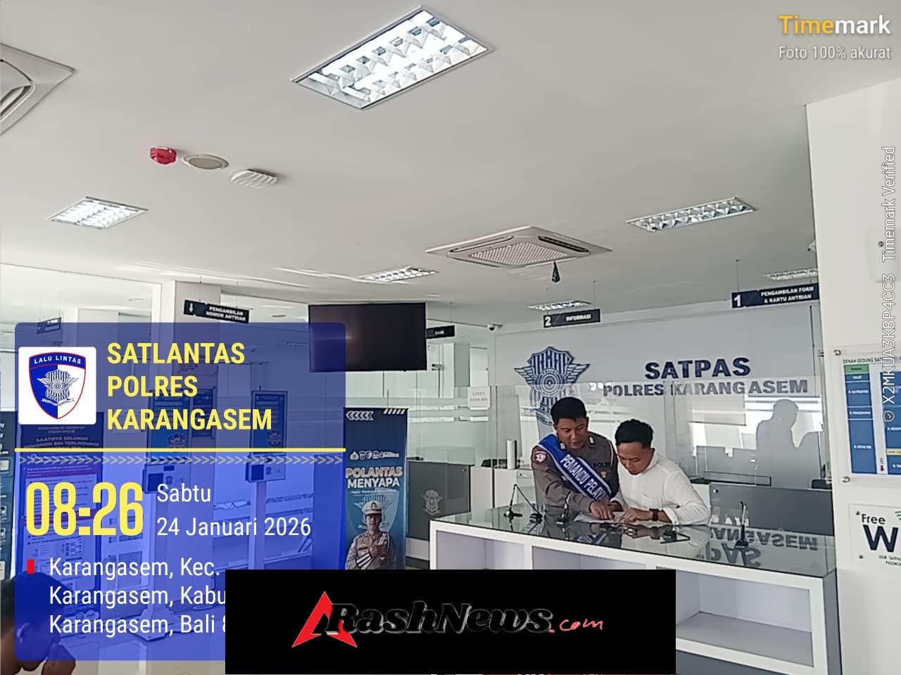 Pelayanan Humanis Personil Lantas Sebagai Pemandu Kepada Setiap Pemohon SIM di Satpas Polres Karangasem