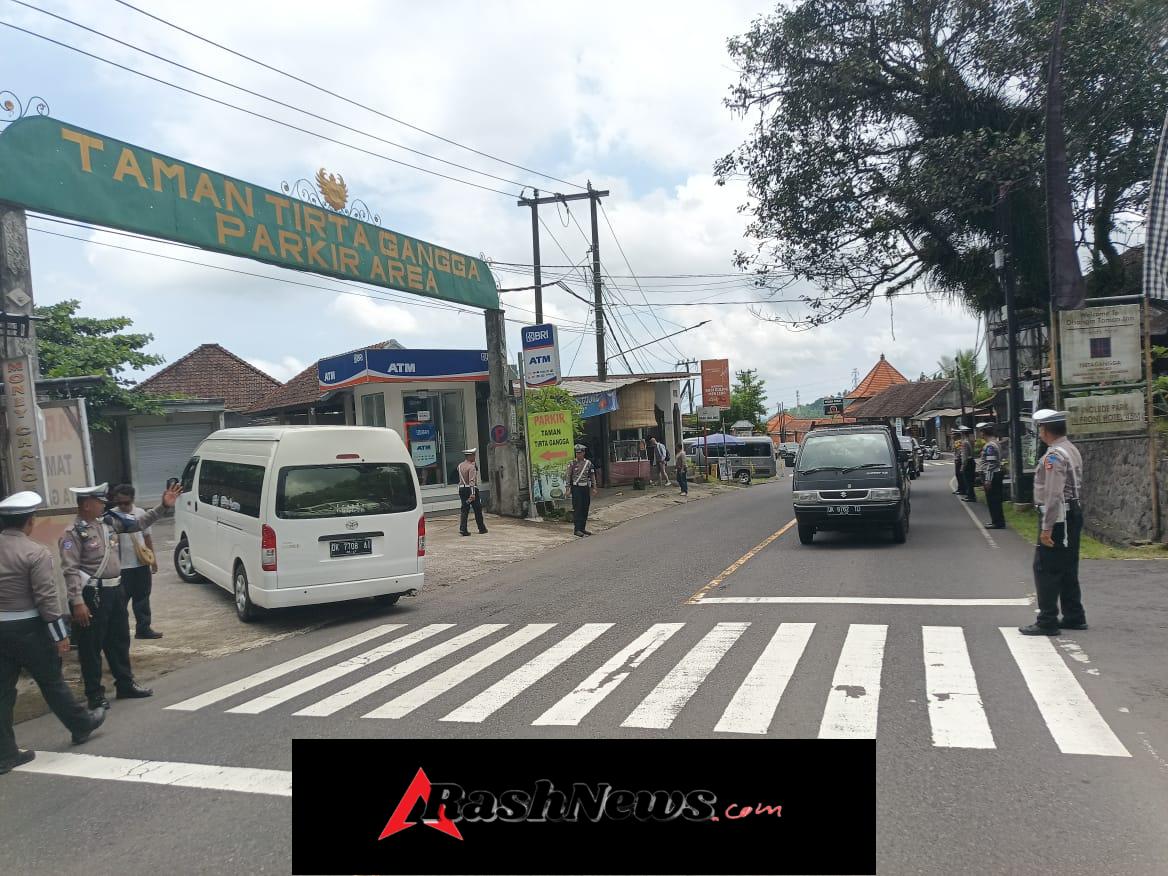 Sat Lantas Melaksanakan Pengamanan di Obyek Wisata Tirtagangga