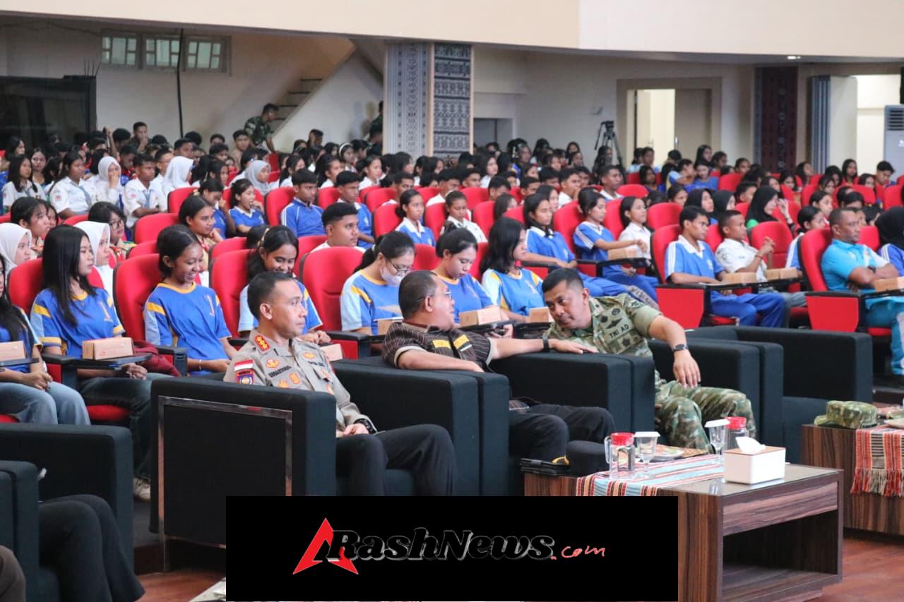 Danrem 161/Wira Sakti Hadiri Pembekalan Bela Negara Kepala Badan Cadangan Nasional Kemhan RI kepada Pelajar SMA/SMK se-Provinsi NTT