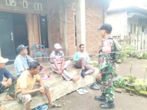 Melalui Komsos, Babinsa Dompu Himbau Orang Tua Awasi Pergaulan Anak