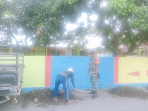 Sertu Ismail Patroli Wilayah dan Sosialisasi Keamanan di Desa Beru