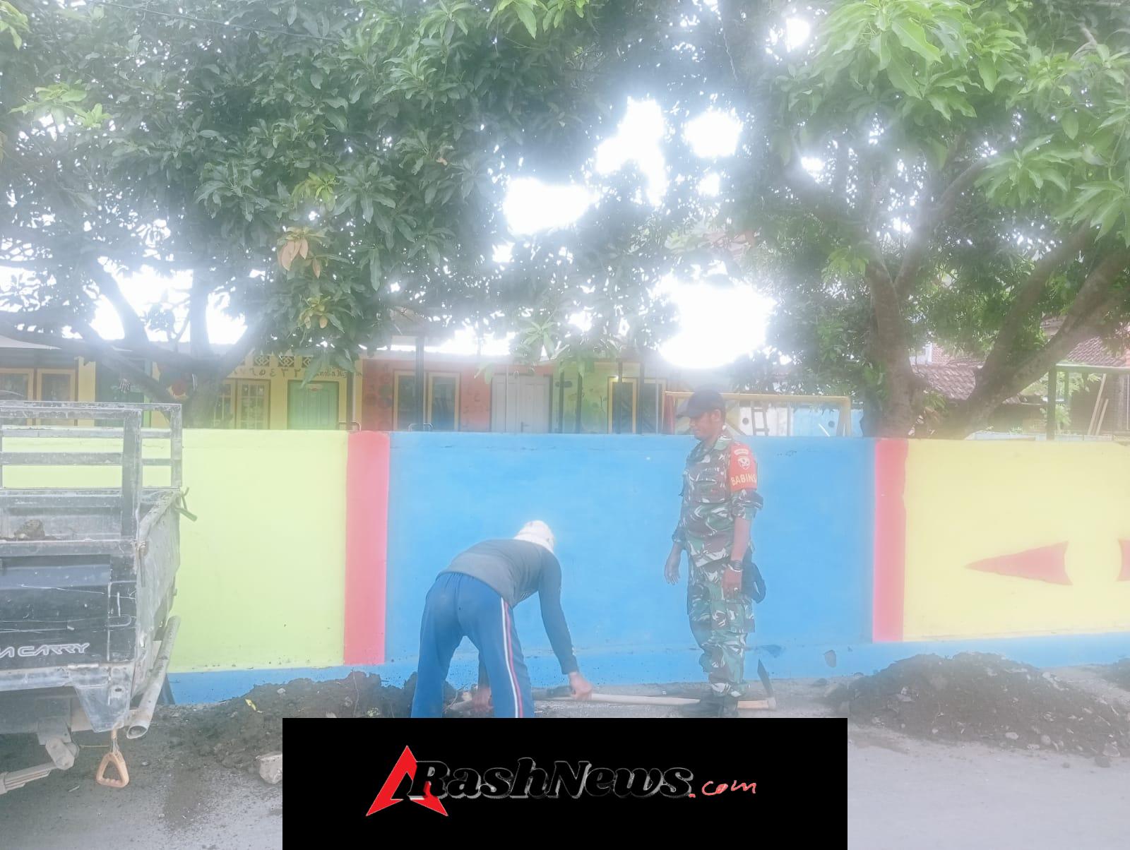 Sertu Ismail Patroli Wilayah dan Sosialisasi Keamanan di Desa Beru