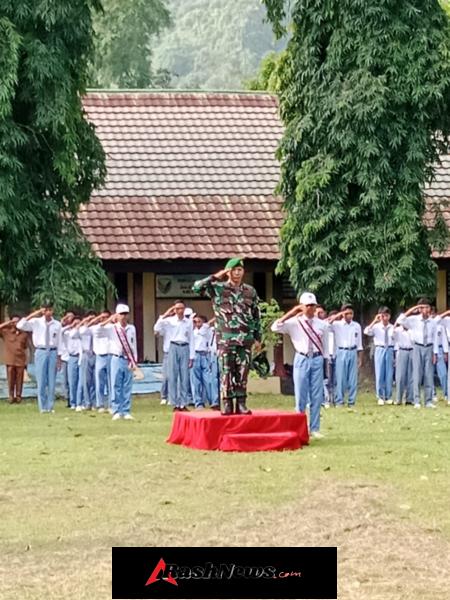 Pelda Suratman Berikan Edukasi Anti Narkoba dan Kekerasan di SMKN 1 Woja