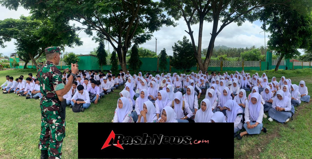 Edukasi Generasi Muda, Kasi Ter Brigif dan Prajurit Denma Brigif TP/31/PS Berikan Materi Bela Negara kepada Pelajar SMK N 1 Pekat.