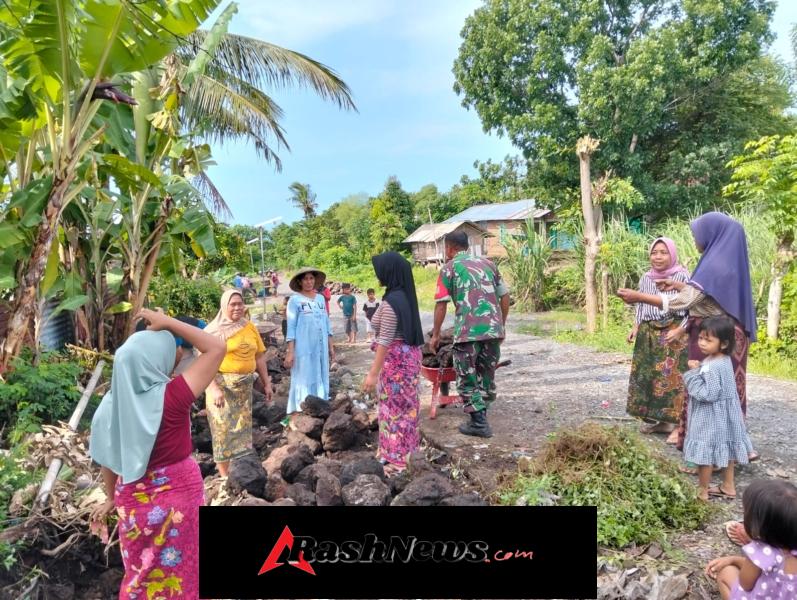 Peduli Lingkungan, Babinsa Pekat Turun Langsung Bersama Warga