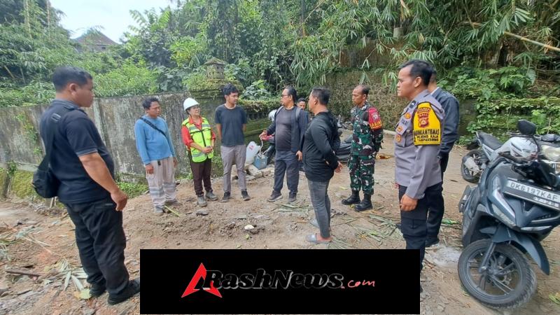 Jaga Kelancaran Irigasi Sawah Warga, Babinsa Sambangi Proyek Resort di Pejeng Kaja