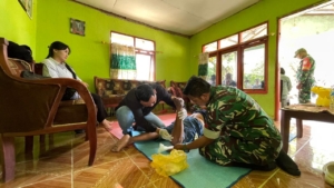 Disambut Antusias Warga, Dandim 1627/Rote Laksanakan Program Bakti Sehat Merah Putih