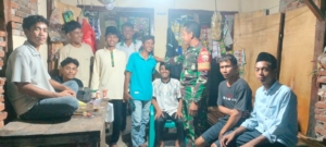 Ronda Malam Humanis, Babinsa Ajak Pemuda Jaga Keamanan Lingkungan