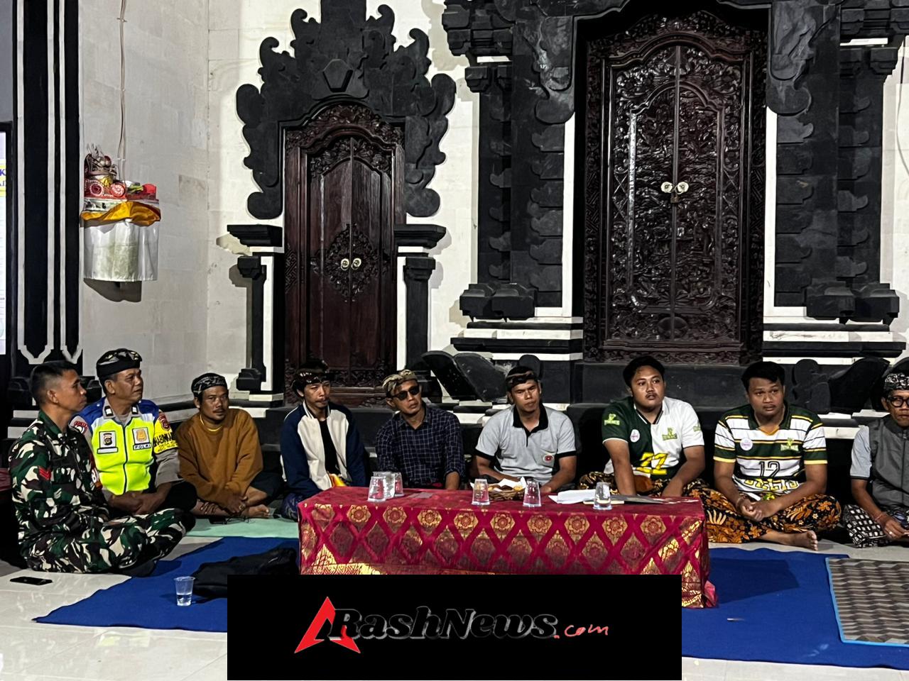 Bhabinkamtibmas dan Babinsa Hadiri Mediasi Kesalahpahaman Warga di Desa Klumpu.