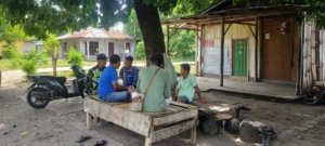 Babinsa Koramil Aesesa Laporan Situasi Aman Selama Monitoring di Desa Tutubada