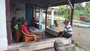 Babinsa Koramil 1602-02/Wolowaru Ajak Warga Detupera Jaga Kebersihan dan Keamanan