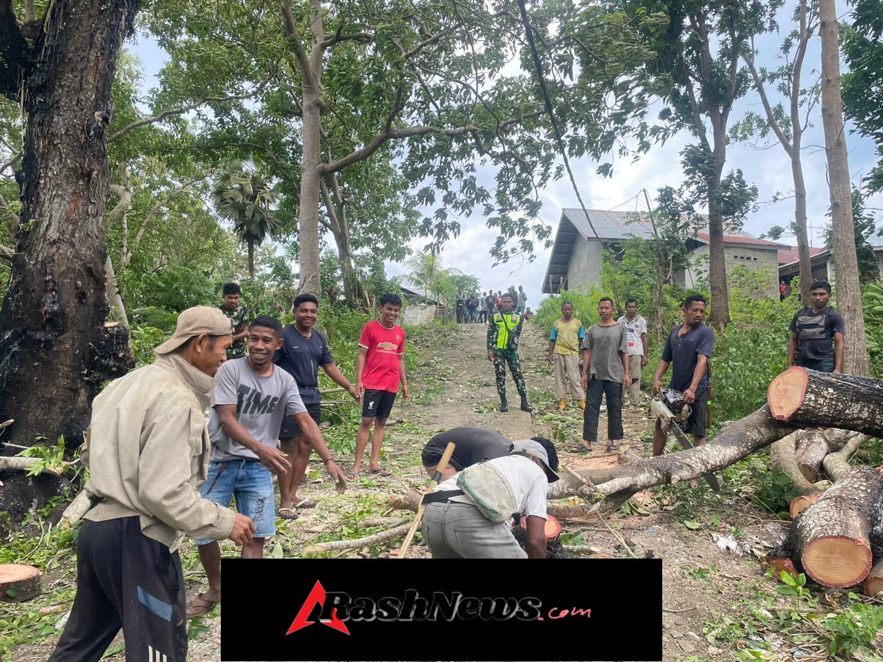 Pamwil dan Komsos Babinsa di Nangapanda, Perkuat Kemanunggalan TNI dengan Rakyat