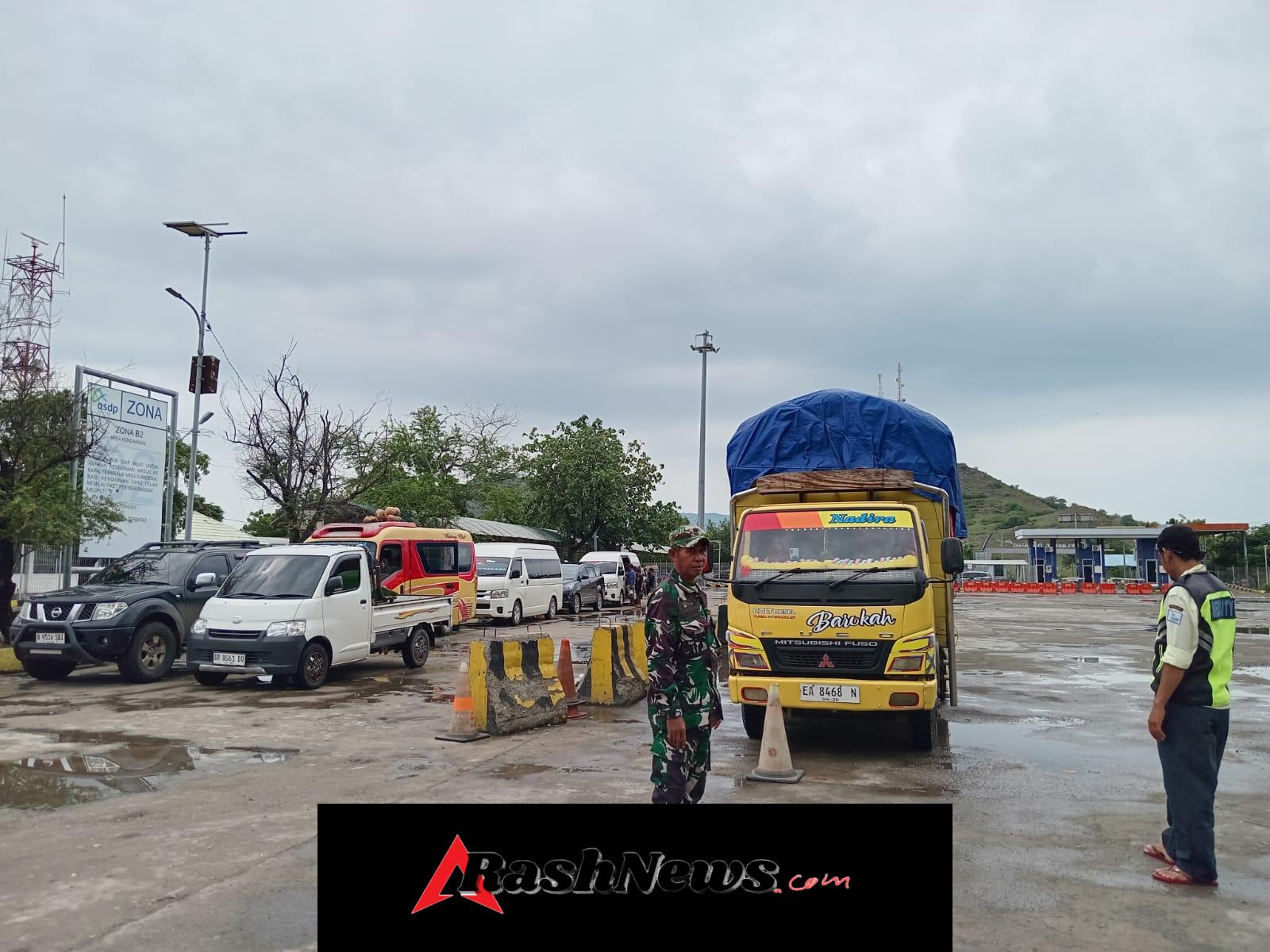 Koramil Poto Tano Laksanakan Pengamanan Pelabuhan Penyeberangan