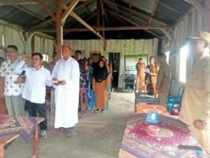 Babinsa Liang Ndara Hadir dalam Pelantikan Kaur Perencanaan, Dorong Pembangunan Desa