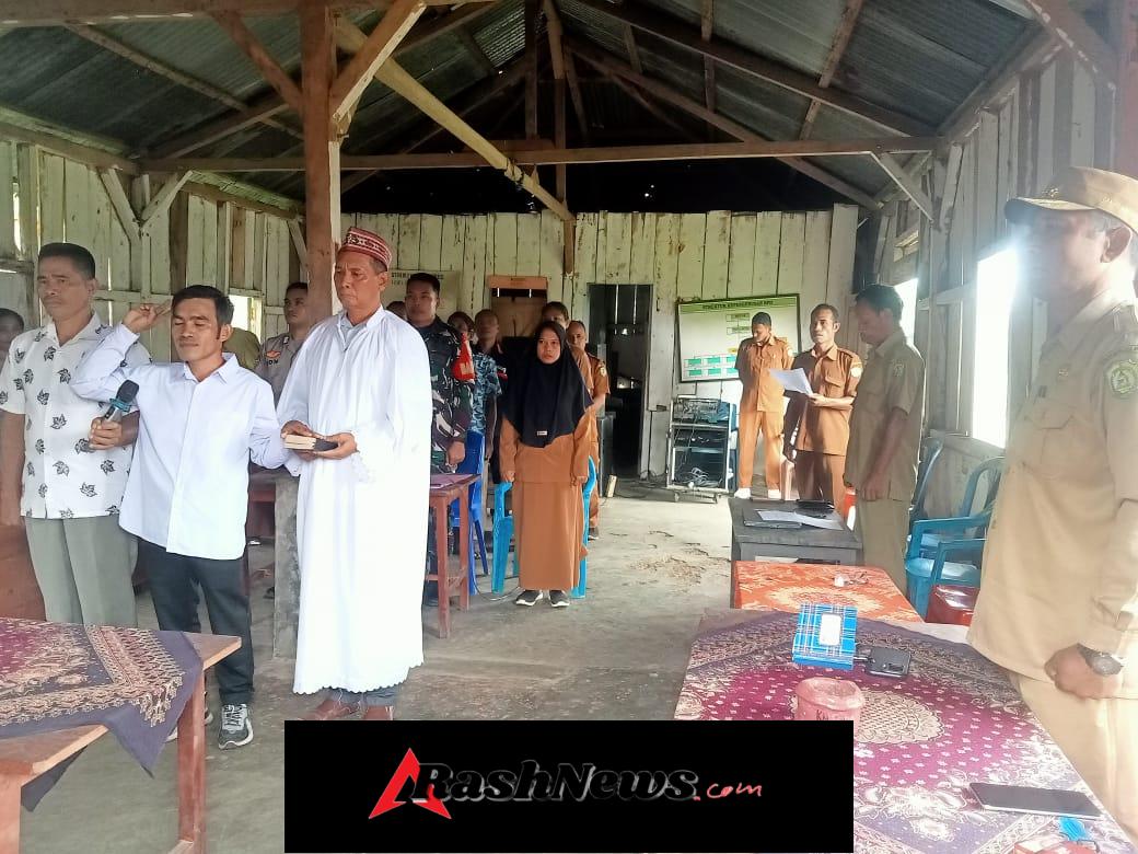 Babinsa Liang Ndara Hadir dalam Pelantikan Kaur Perencanaan, Dorong Pembangunan Desa