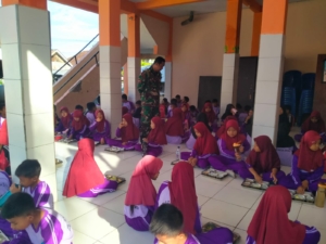 Dukung Peningkatan Gizi Anak, TNI AD Kawal Program MBG di Jereweh
