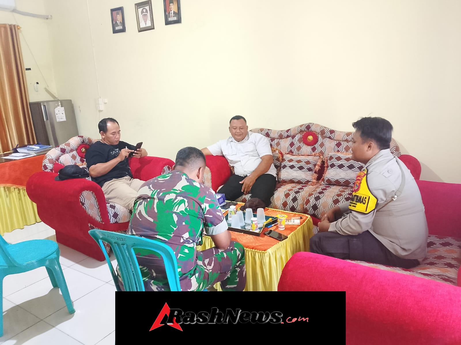 Babinsa Koramil 1628-04/Poto Tano Jalin Komsos Demi Keamanan Desa Binaan