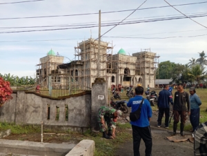 Gotong Royong Babinsa dan Warga Ciptakan Lingkungan Bersih dan Sehat