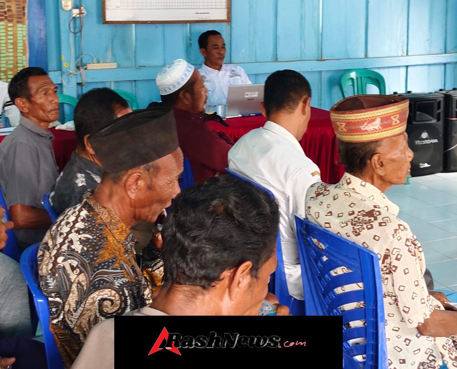Dukung Transparansi Anggaran, Babinsa Hadiri Rapat APBDesa 2026 di Pasir Putih
