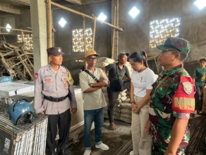 Polsek Sukawati Lakukan Pembinaan terhadap Pekerja Pendatang di Desa Batubulan Kangin