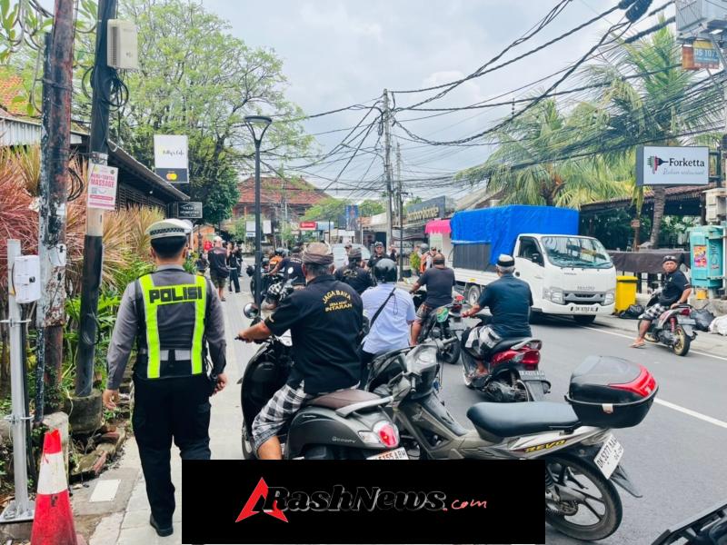 Sinergi Polsek Densel Tertibkan Parkir Liar di Jalan Danau Tamblingan Sanur