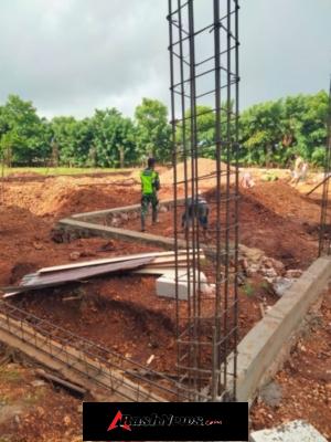 Babinsa Serka Ishak Manafe Monitoring Pembangunan KDKMP Desa Lekunik