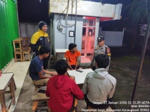 Polsek Selat Laksanakan Blue Light Patrol untuk Tingkatkan Keamanan Wilayah